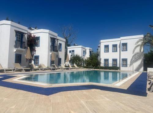 Ege Apartments
