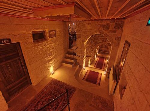 Euphoria Cave House