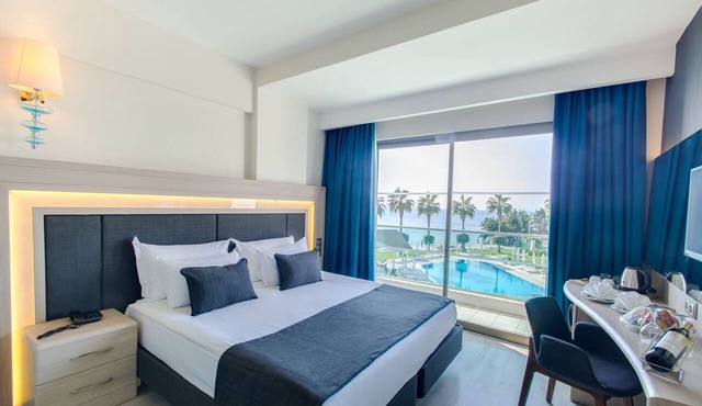 Falcon Hotel in Antalya