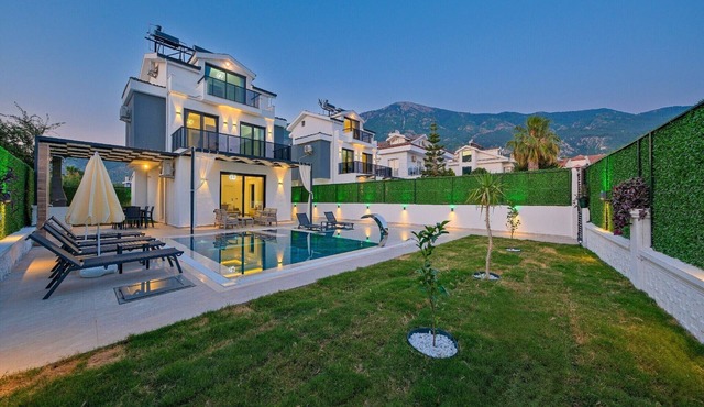 Fethiye Ölüdeniz de Özel Havuzlu Müstakil Lüks Villa