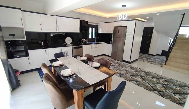 Göcek Merkez 2km Müstakil Orman Manzaralı 4+1Villa