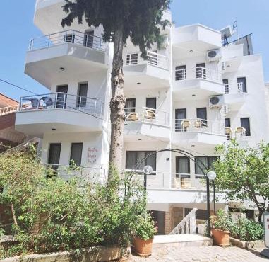 Golden Beach Hotel
