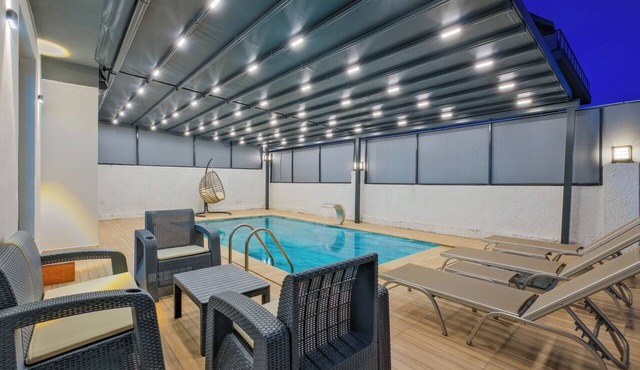 Gorgeous 3-bedroom building with AC in welcoming Fethiye