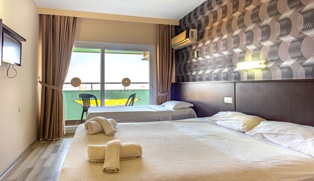Green Gold Hotel