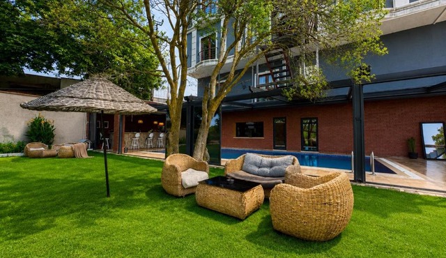Green Roof Hotel in Durusu