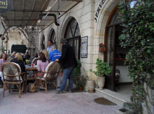 Jerveni Cave Hotel