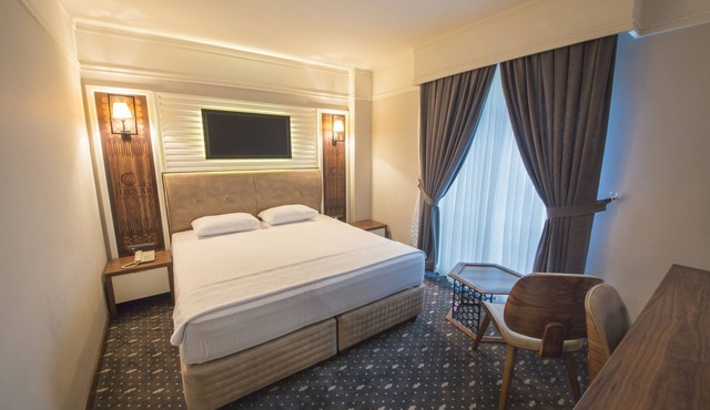 Jolnar Garden Hotel