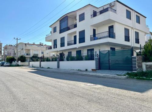 Lara Art Apart Otel D.8 in Altınkum
