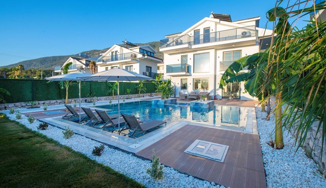 Luxury Villa in Ölüdeniz +90.554.321.1382 prıvate pool and garden