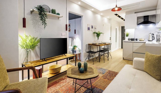 Marvelous 2 Bedroom Apartment At Monnas Suite