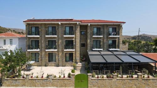 Maslin Otel in Gokceada Town