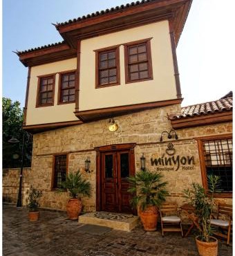 Minyon Hotel