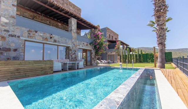 Mira villa 2 in Torba