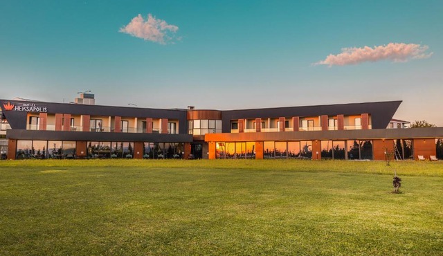 Motel Heksapolis