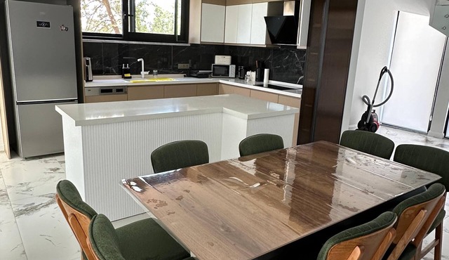 Muğla Karabörtlen Villalar Bölgesinde 2025 yapımı doğa içerisinde havuzlu villa!