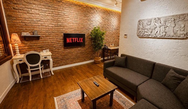 Nu 7 Historic Galata Home, Authentic Character in Istanbul