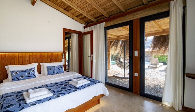 Oleander Cottage - Two Bedroom Resort, Sleeps 5
