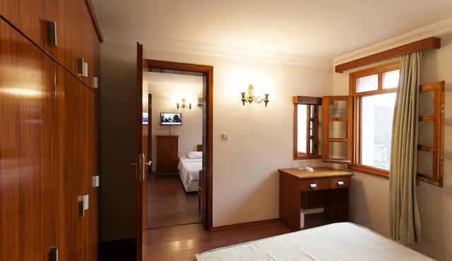 Perdikia Beach Hotel