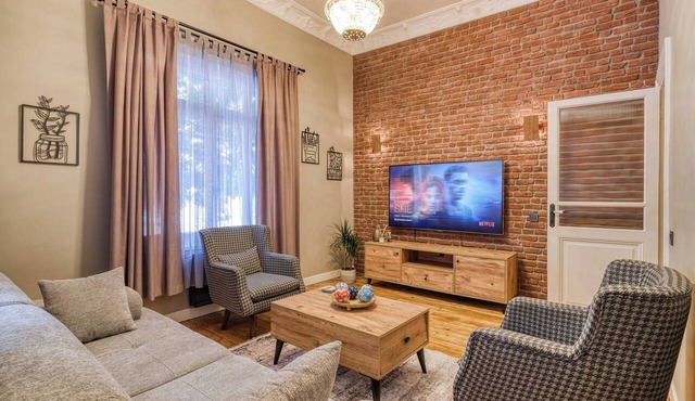 Premium House, 3BR, Renovated, Best Loc Kadıköy in Kadıköy
