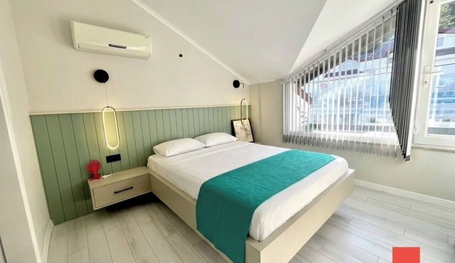 Pristine 2-bedroom holiday home with huge pool in Ölüdeniz