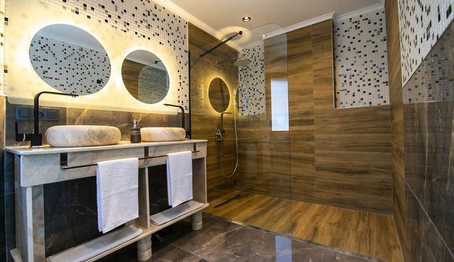 Private Pool Villa in Fethiye Nature Views & 4 Bedrooms in Muğla