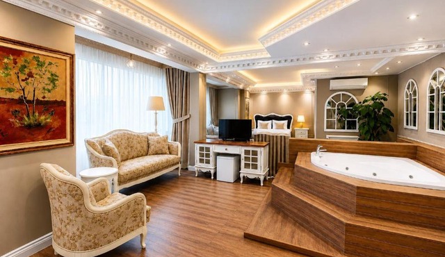 REAL KiNG RESiDENCE