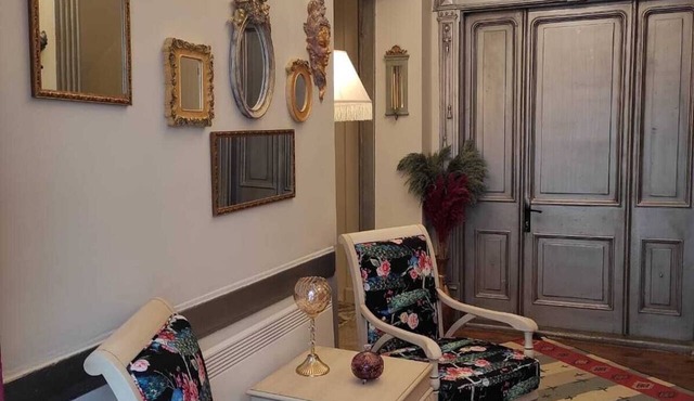 Room-charming Room in Historic Konak, Tu