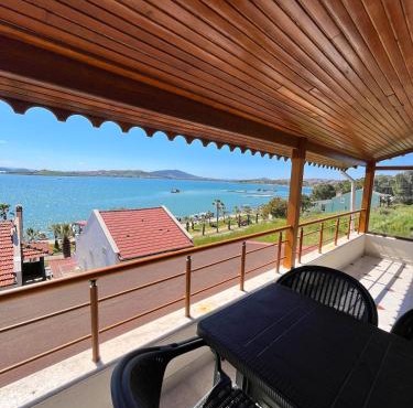 Scenic Cunda View Duplex with Terrace Near Beach