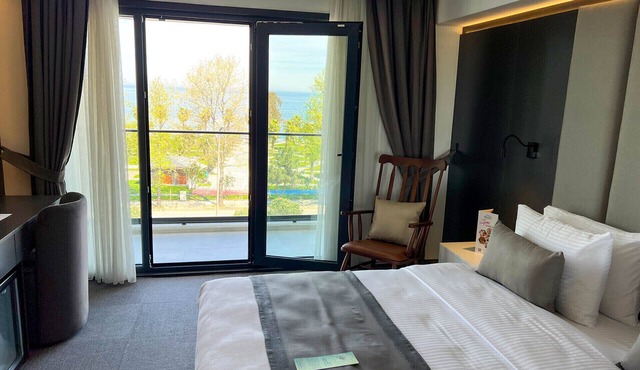 Sera Lake Center Hotel