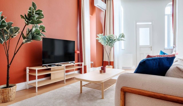 Stylish Balcony Suite Near Taksim