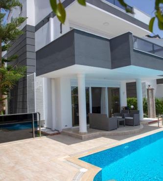 Sunrise hill villa with private pool in Side
