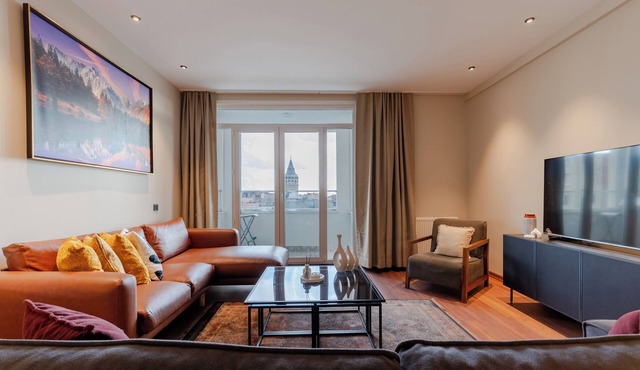 The Best in Beyoglu–Galata Tower View – Elevator – Renovated Interior – Balcony
