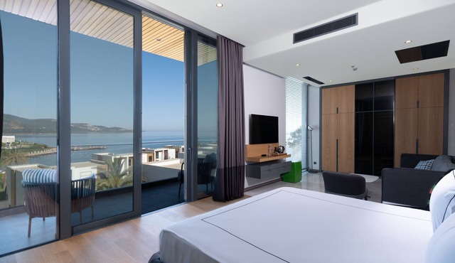 The Norm Collection Door'a Bodrum