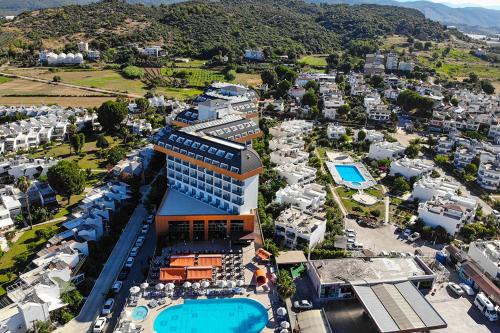 Throne Beach Resort & Spa - Ultra All Inclusive