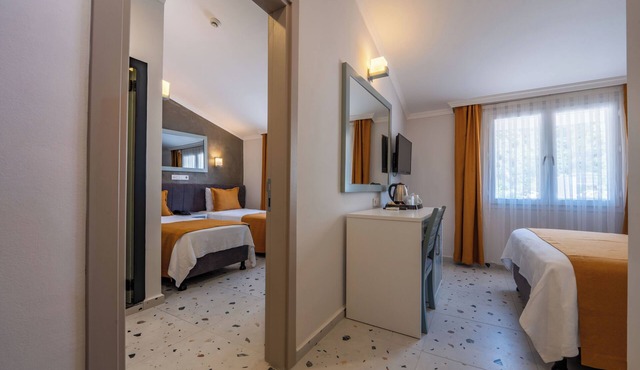 Tonoz Beach Hotel