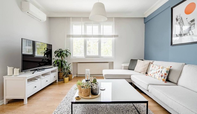 Traquille and Artsy 3-bedroom apartment with AC @ Museum Gazhane