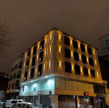 Twelve Diamond Hotel