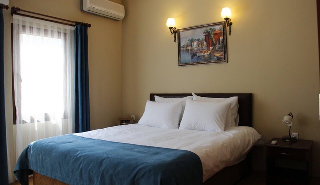 Utopia Lodge Hotel
