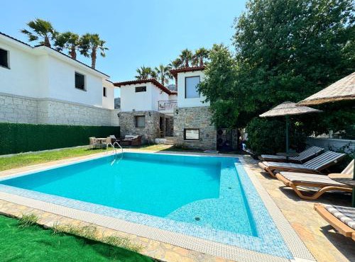 Villa Merry - 3BR Private Pool&Garden - 50m to River