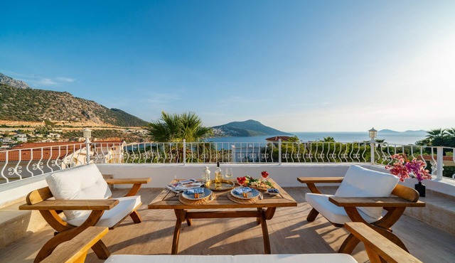 Villa Olivia is on the corner of one of the prettiest streets in Kalkan in kas