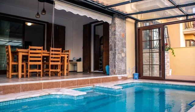 Villa with glass-enclosed pool in the city center in Muğla