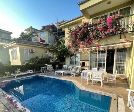 Villa with pool in Goldcity tourism complex in Alanya