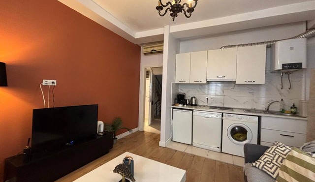 Walk to Sultanahmet | Comfortable 2BR Apartment in Istanbul