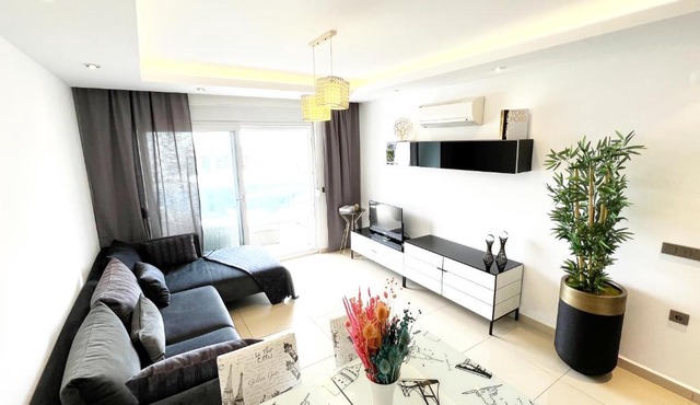Wunderschöne, Top ausgestattete 2 Zimmer Wohnung in Super Lage