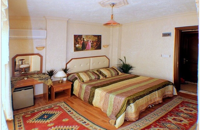rebetika hotel located secuk near ephesus (Twin Sharing)