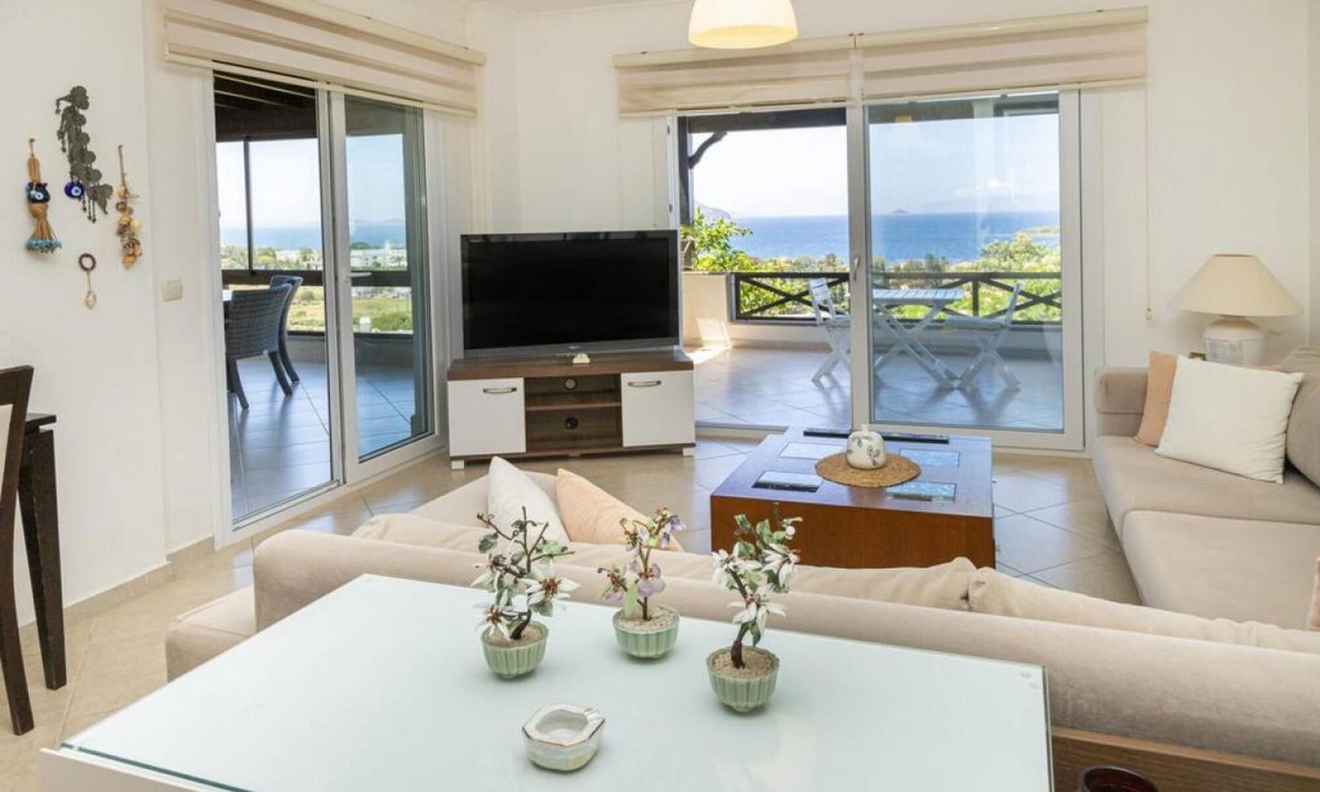 Kadıkale Apartment | Cozy Flat With Sea View and Shared Pool in Bodrum