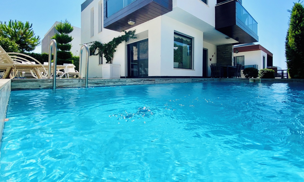 Kadnlar Denizi Mahallesi Villa | Luxury Villa with private pool '' Flamingo 7'' !! Near the beach!Private parking