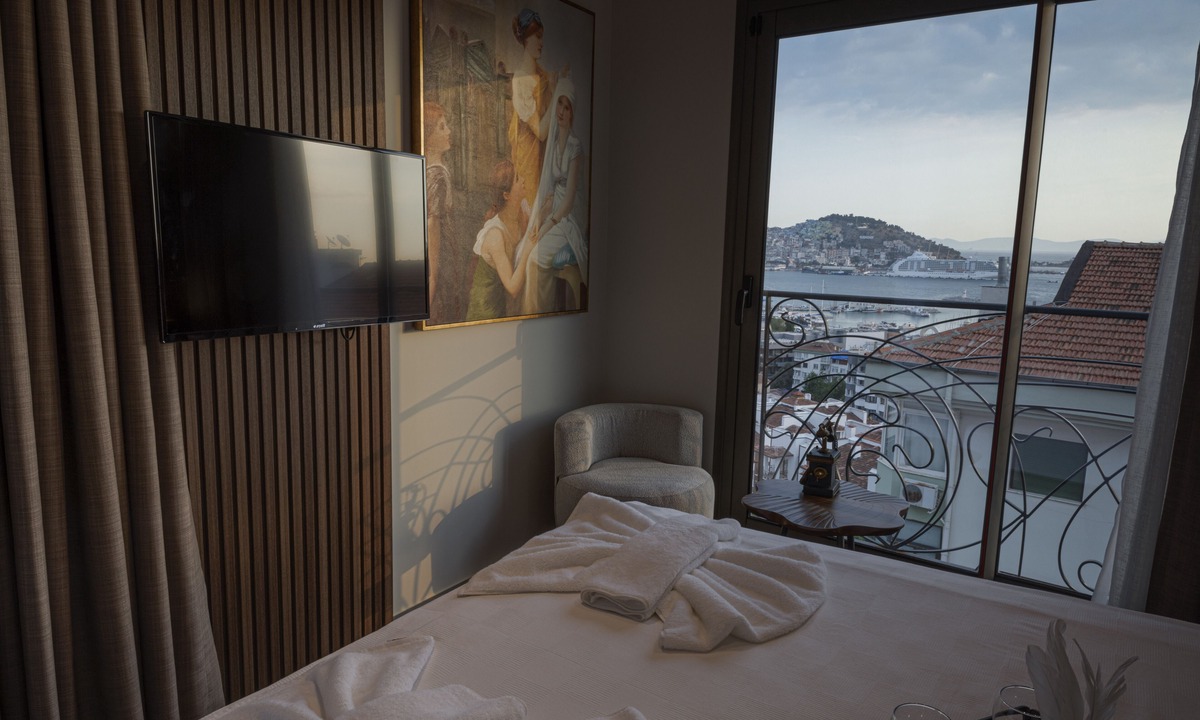 Kusadasi City Centre Bed & Breakfast | Monalisa