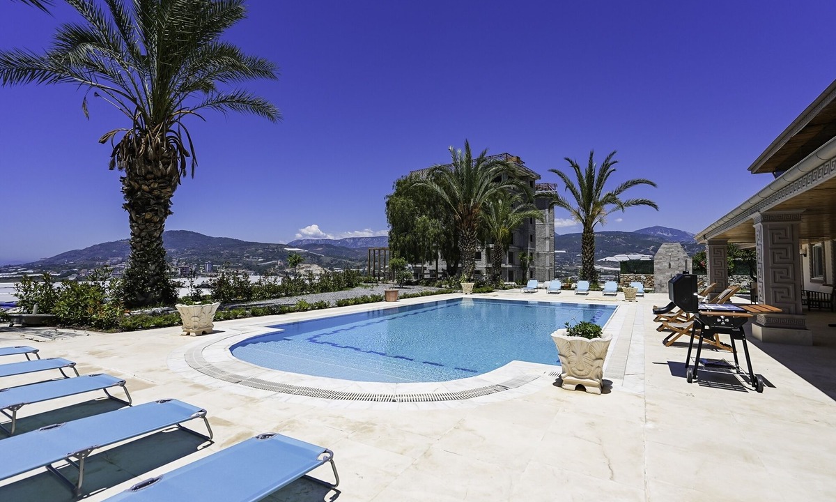 Demirtas Villa | Villa w Sea View Terrace and Pool 5 min to Beach
