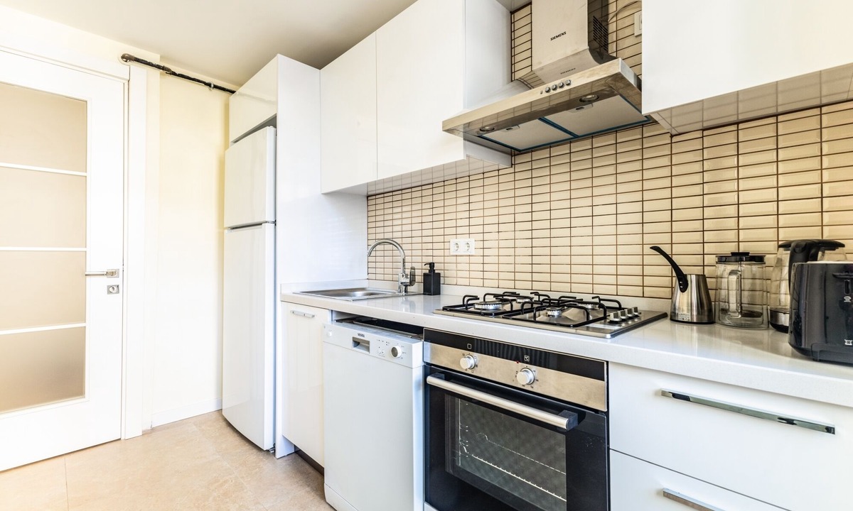 Erenkoy Apartment | Furnished Flat, 5 min to Marmaray, 10 min to Coast